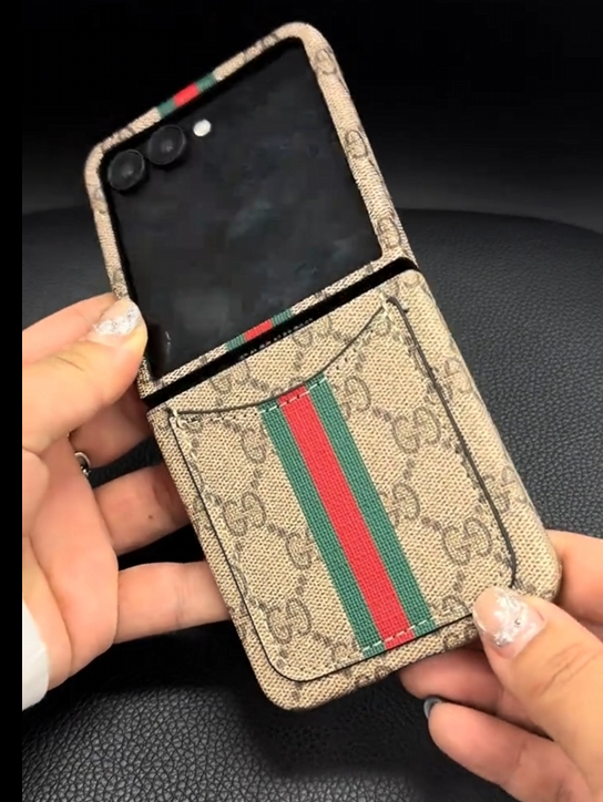 SlimWallet™ Flip Case – Minimalist Card Holder for Galaxy Z Flip