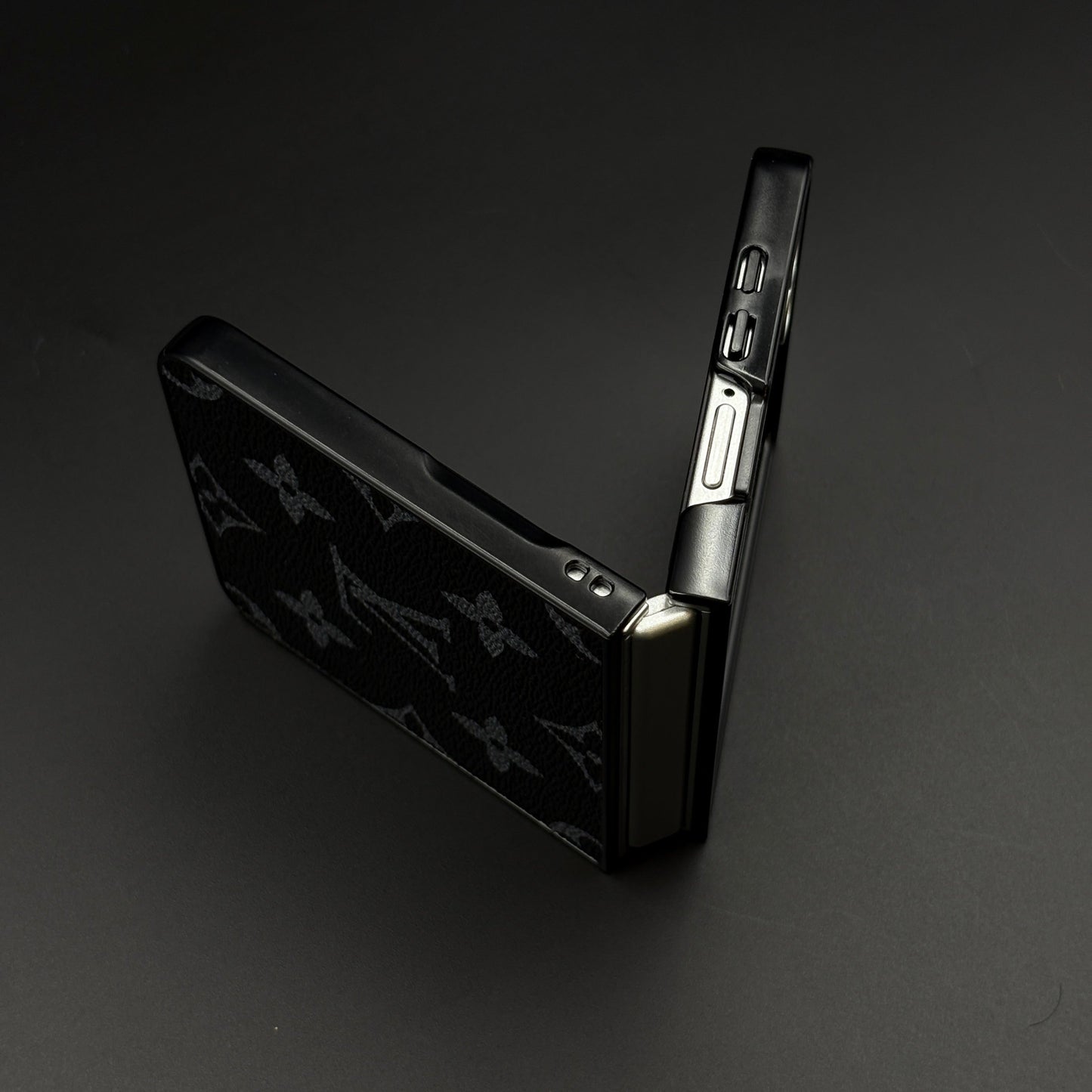 FlexFlip™ Leather Case – Z Flip Series